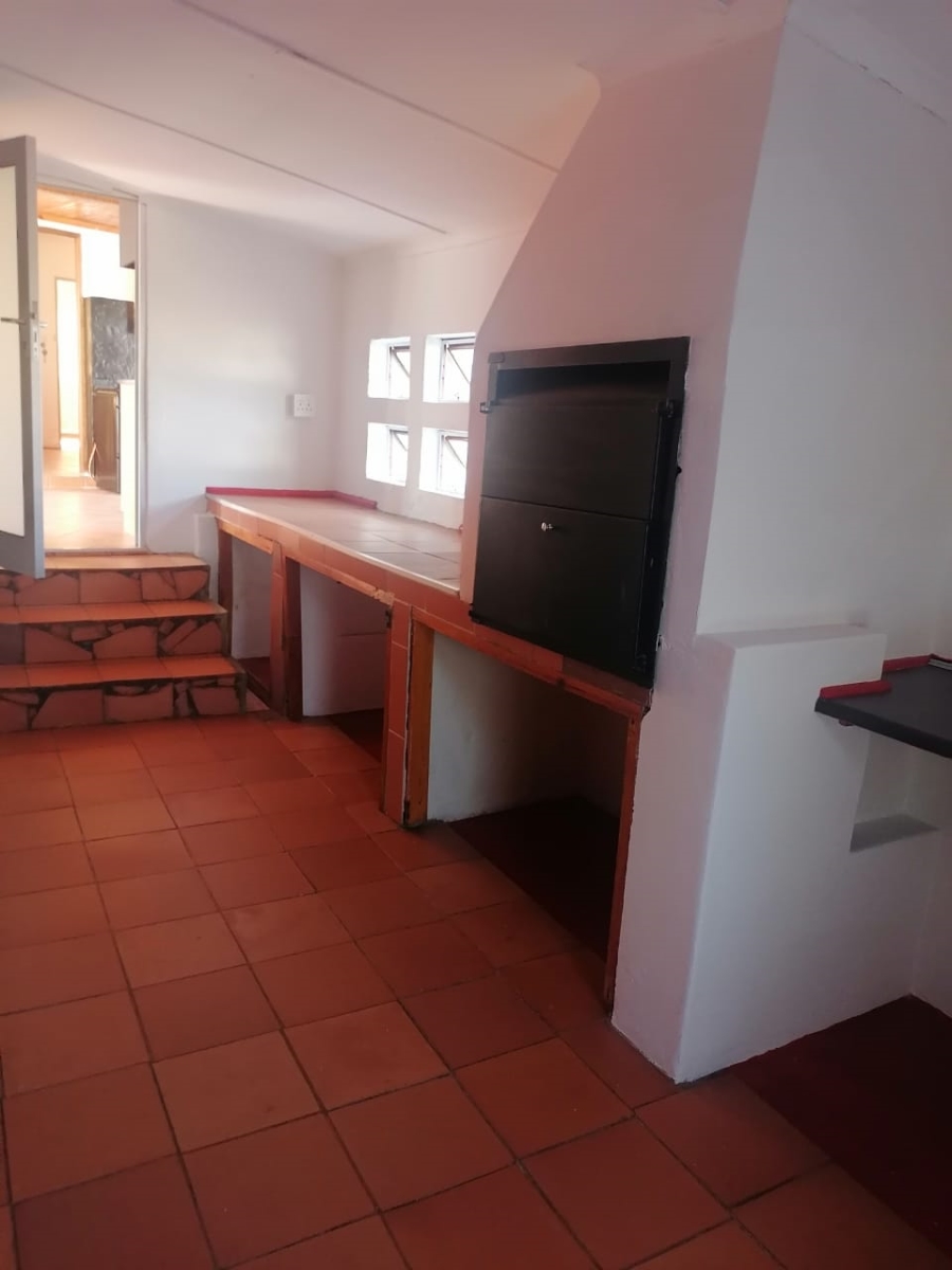 To Let 3 Bedroom Property for Rent in Madeira Park Eastern Cape